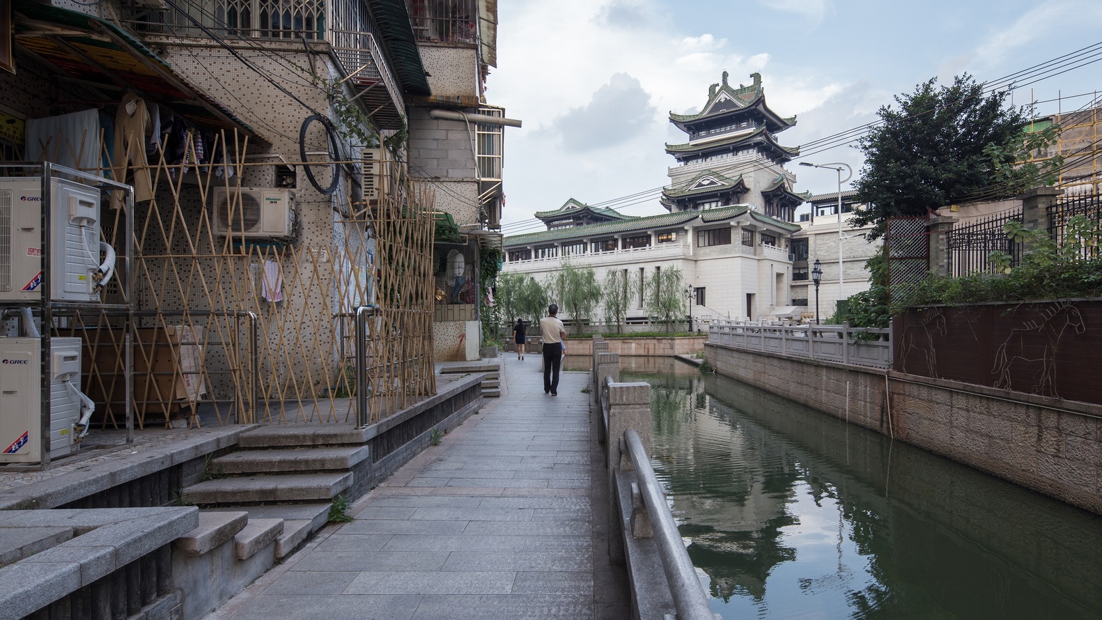 粤剧艺术博物馆与市民生活的连接（张超建筑摄影工作室摄）2.jpg